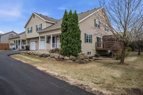 923 Chandler Ln, Sun Prairie, WI 53590