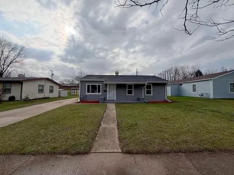 1860 Sun Valley Dr, Beloit, WI 53511