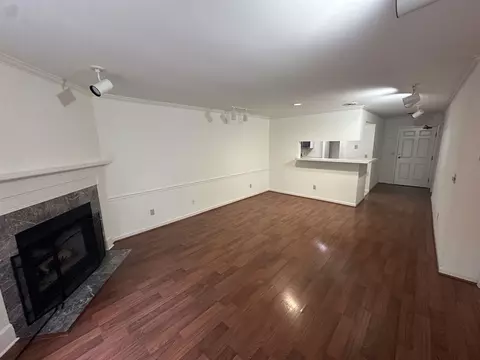 922 Harbor House Dr #3, Madison, WI 53719