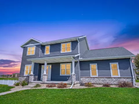 2402 Blue Heron Blvd, Sun Prairie, WI 53590