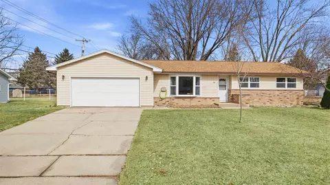 630 Lincoln Ave, Prairie Du Sac, WI 53578