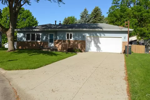 512 Spahn Cir, Sun Prairie, WI 53590