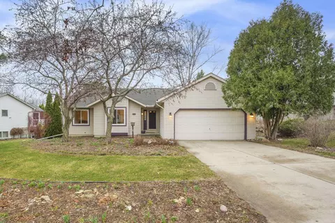 2906 Tucson Trl, Madison, WI 53719
