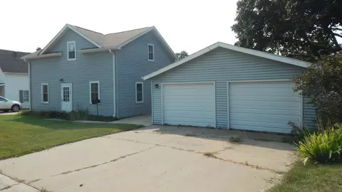 109 E Dodge St, Dodgeville, WI 53533