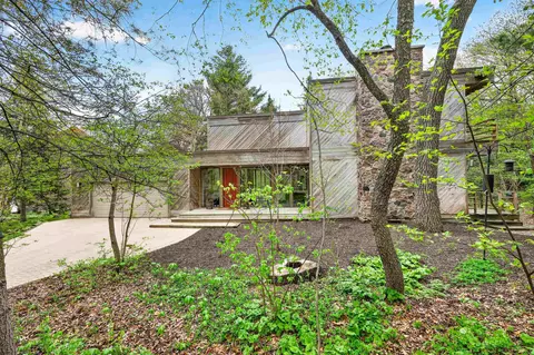 209 Saratoga Cir, Madison, WI 53705