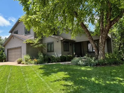 34 Maple View Ct, Madison, WI 53719