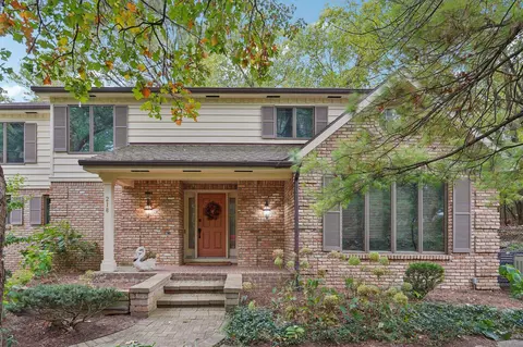 218 Saratoga Cir, Madison, WI 53705