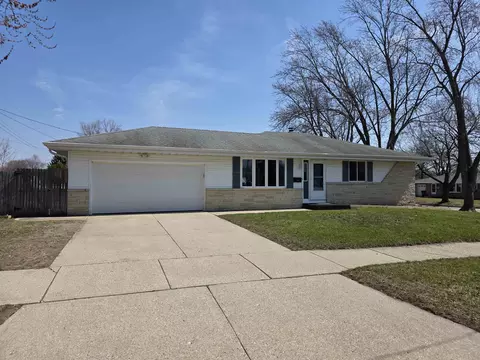 1841 S Walnut St, Janesville, WI 53546