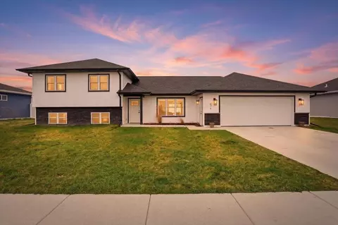 676 Porter Rd, Evansville, WI 53536