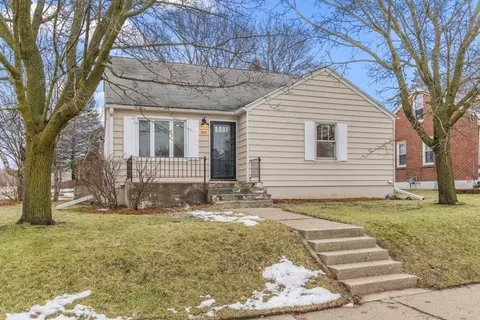 305 S Silverbrook Dr, West Bend, WI 53095