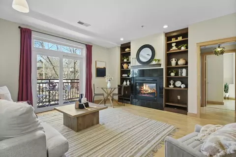 1037 Williamson St #107, Madison, WI 53703