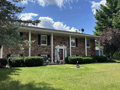 911 Pine Dr, Wisconsin Dells, WI 53965