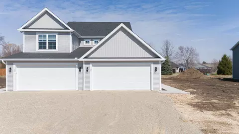 68-70 E Ash Ln, Milton, WI 53563