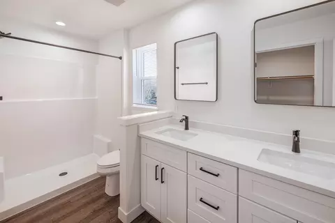 Bath - 118-120 E Ash Ln, Milton, WI 53563 photo 2 of 4