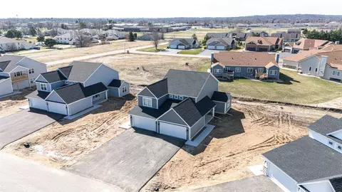 View/Area - 1812-1814 W Kyle Cir, Beloit, WI 53511 photo 2 of 4