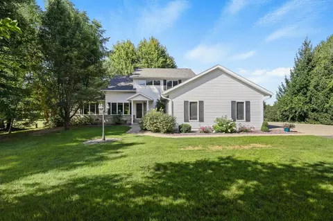 7801 N Robert Dr, Evansville, WI 53536