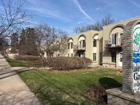 1909 Sherman Ave #11, Madison, WI 53704