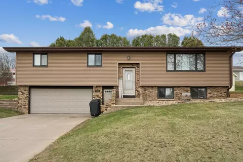 243 Maureen Ave, Dickeyville, WI 53808