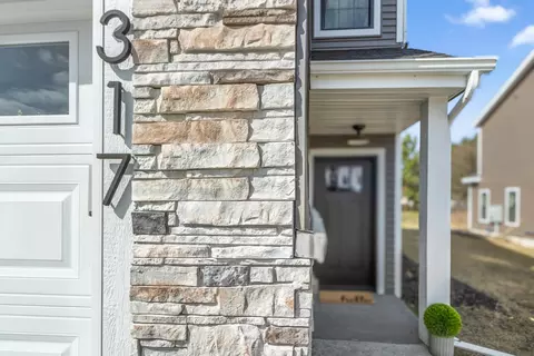 317 Maple St, Pardeeville, WI 53954