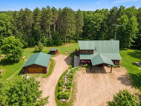 3206 1st Dr, Oxford, WI 53952