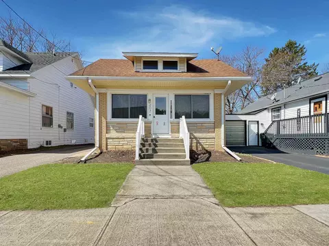 207 West St, Wonewoc, WI 53968
