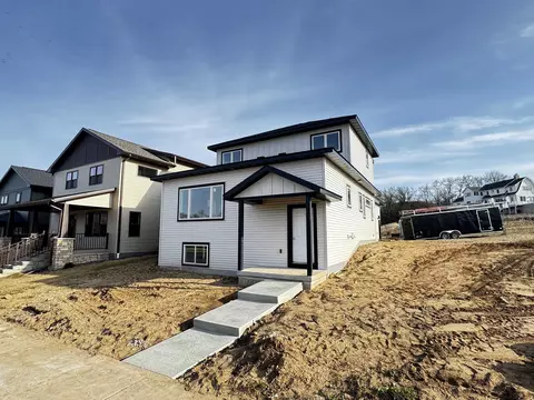 448 Gunderson Dr, Portage, WI 53901