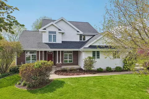 5501 Sandhill Dr, Middleton, WI 53562