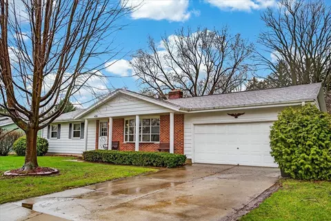 426 Blankenheim Ln, Sun Prairie, WI 53590