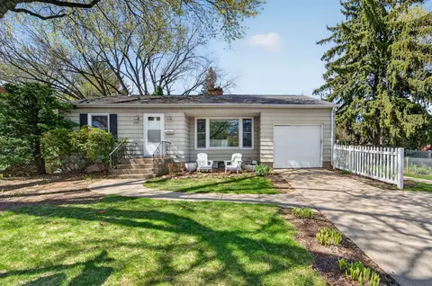 556 Glen Dr, Madison, WI 53711