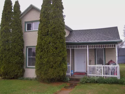 305 W Oak St, Boscobel, WI 53805