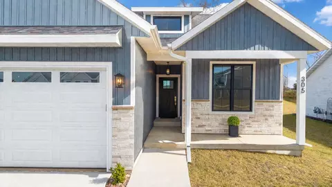 305 Willow St, Pardeeville, WI 53954
