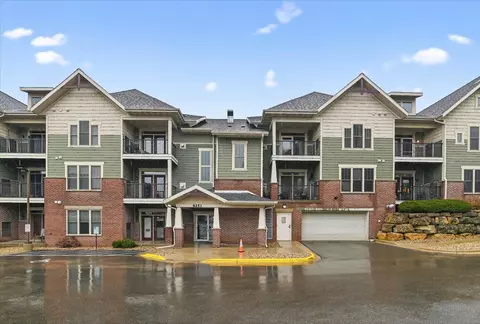 8253 Mayo Dr #106, Madison, WI 53719