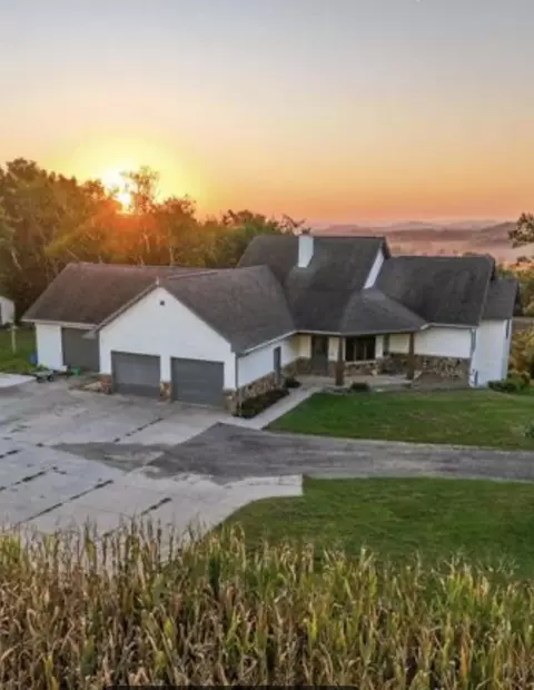 29000 Monarch Ave, Kendall, WI 54638