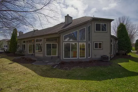 713 Harrington Dr, Madison, WI 53718