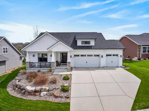 107 Cobblestone Dr, Lodi, WI 53555