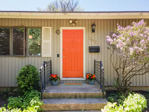 2002 Rae Ln, Madison, WI 53711