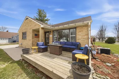 1330 Sycamore St, Janesville, WI 53545