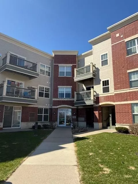 5198 Sassafras Dr #205, Fitchburg, WI 53711