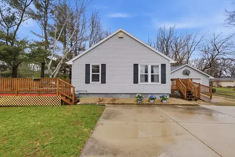 1305 E Road 1 Rd, Edgerton, WI 53534