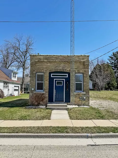 118 Makenick St, Fox Lake, WI 53933