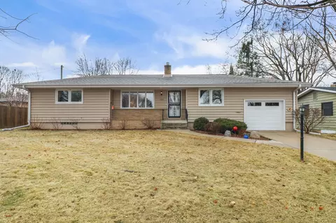 1525 Wyldewood Dr, Madison, WI 53704