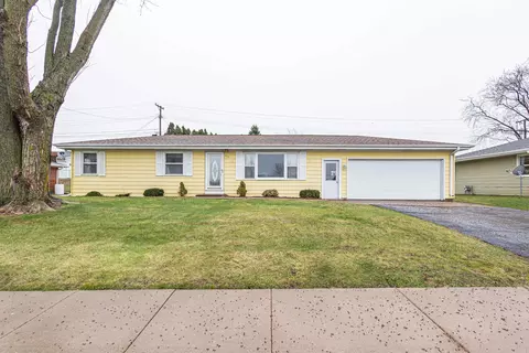 233 St Ann Ave, Dickeyville, WI 53808