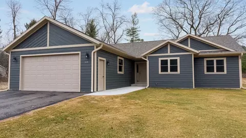 1618 Michigan Ave, Wisconsin Dells, WI 53965