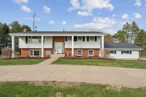 7976 County Rd D N Rd, Platteville, WI 53818