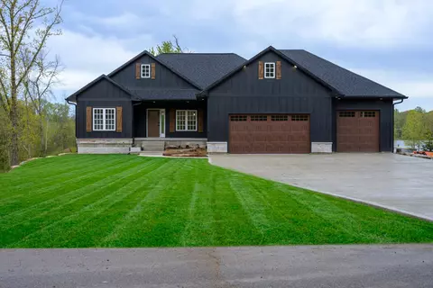 W647 Oak Shore Drive, Fall River, WI 53932