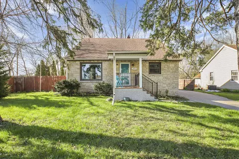 2009 Vahlen St, Madison, WI 53704