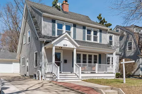 2218 Hillington Grn, Madison, WI 53726