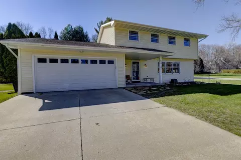 5310 Valley Dr, Mcfarland, WI 53558