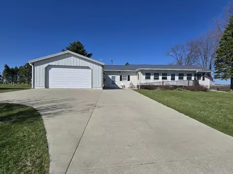 w5860 Advance Road, Monroe, WI 53566