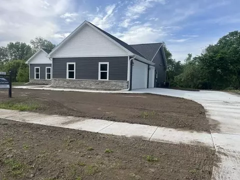 Exterior - 190 Deerrun Dr, Fall River, WI 53932 photo 2 of 8